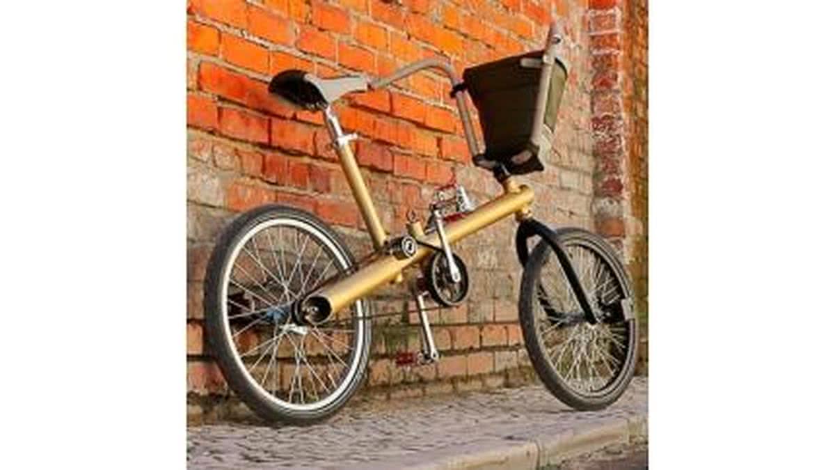 Imagem Conheça uma bicicleta feita com peças de sucata de um carro