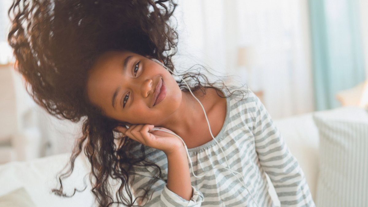 A música colabora no desenvolvimento infantil - (Foto: Getty Images)