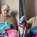 Idosa de 90 anos viraliza ao tricotar roupas para vítimas da tragédia do Rio Grande do Sul - FOTO: Reprodução/TikTok