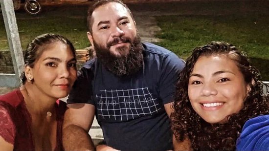 Os três garantem que não existe ciúmes entre eles na relação - (Foto: Reprodução/Instagram)