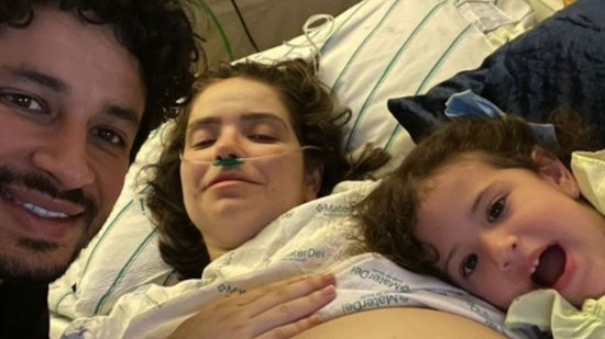 Leo, Camila e Bela no hospital - Reprodução: Instagram