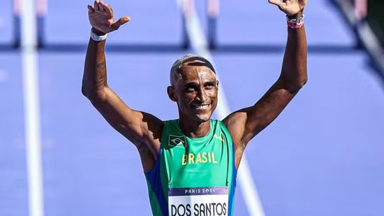 Alison dos Santos está classificado para semifinal dos 400m com barreiras - (Foto: Wander Roberto/COB)