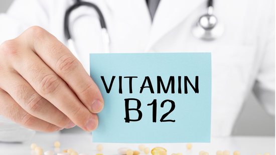 A falta da vitamina b12 causa formigamento nos pés e nas mãos - Reprodução: Freepik