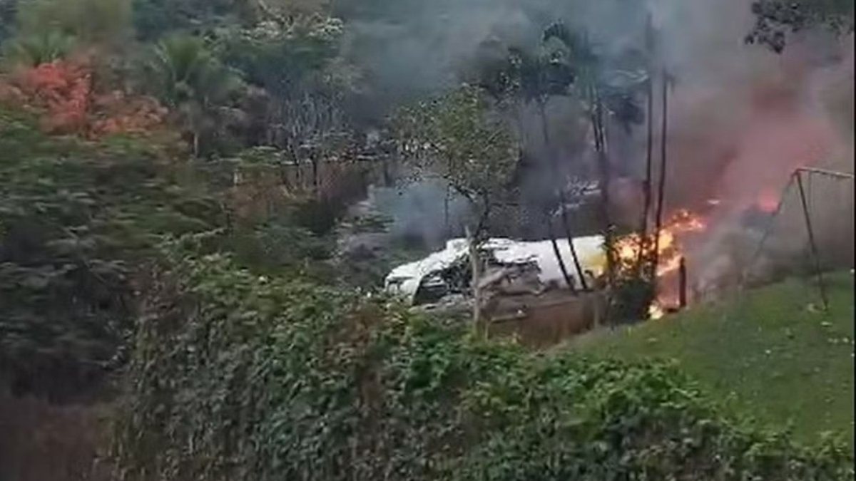 Avião que caiu em Vinhedo levava 62 pessoas a bordo - (Foto: reprodução/Redes Sociais)