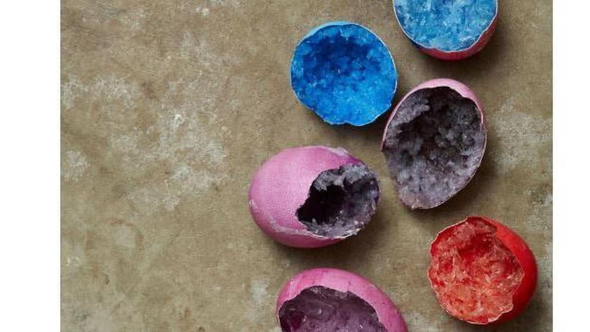 Que tal deixar seus ovos de páscoa parecidos com pedras preciosas? - Reprodução / Pinterest