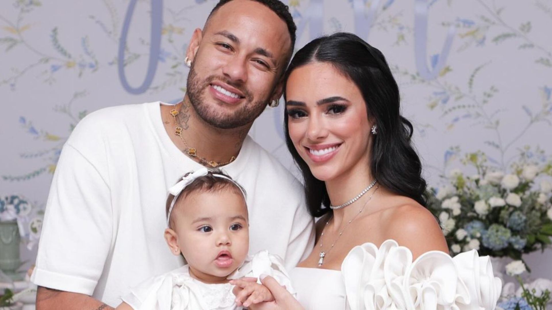 Neymar, sua filha, Mavie e ex-esposa