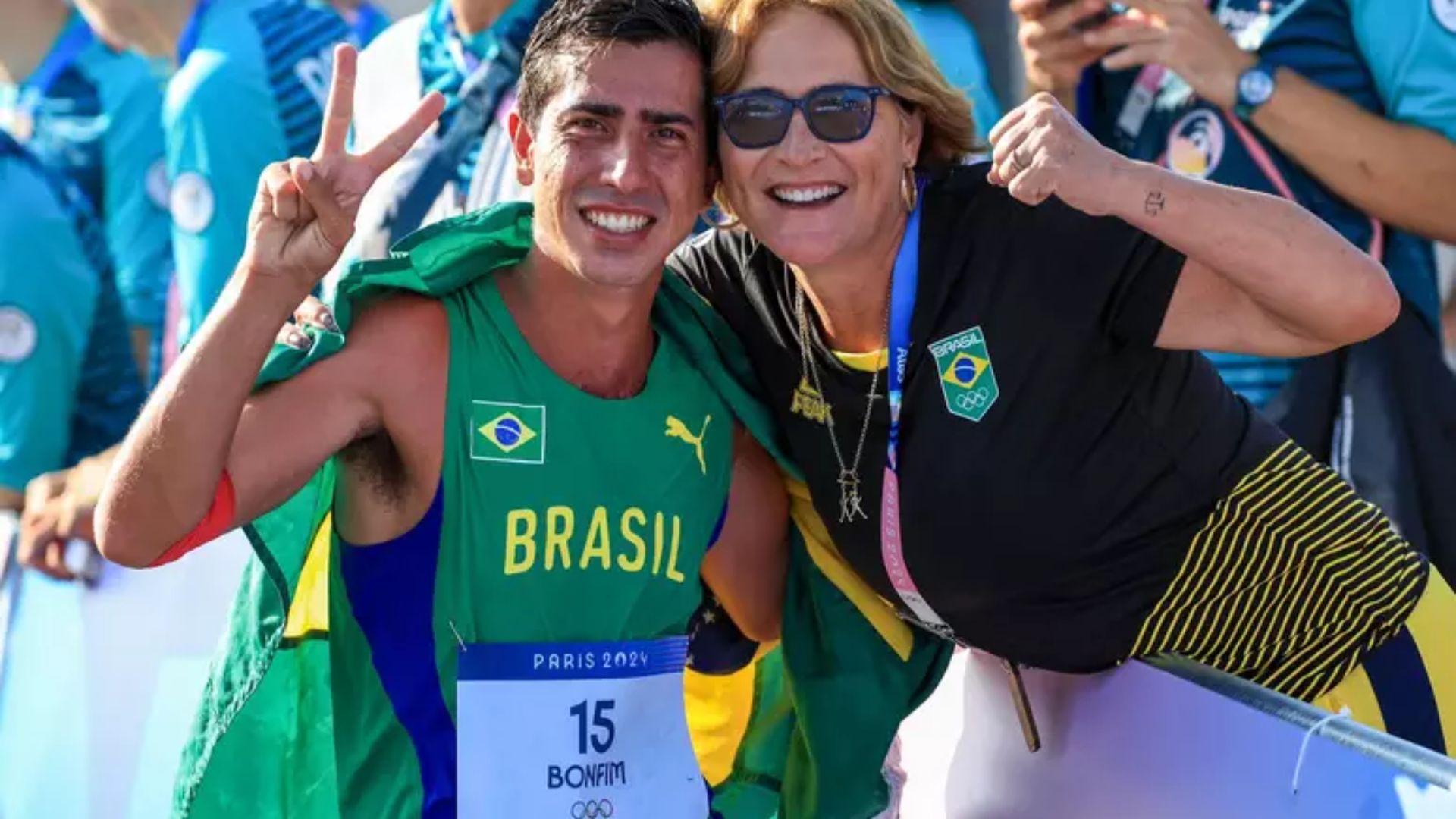 Caio Bonfim e mãe