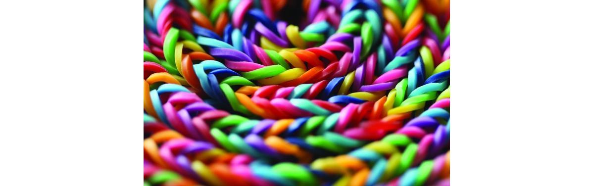 A moda das pulseiras Loom Bands