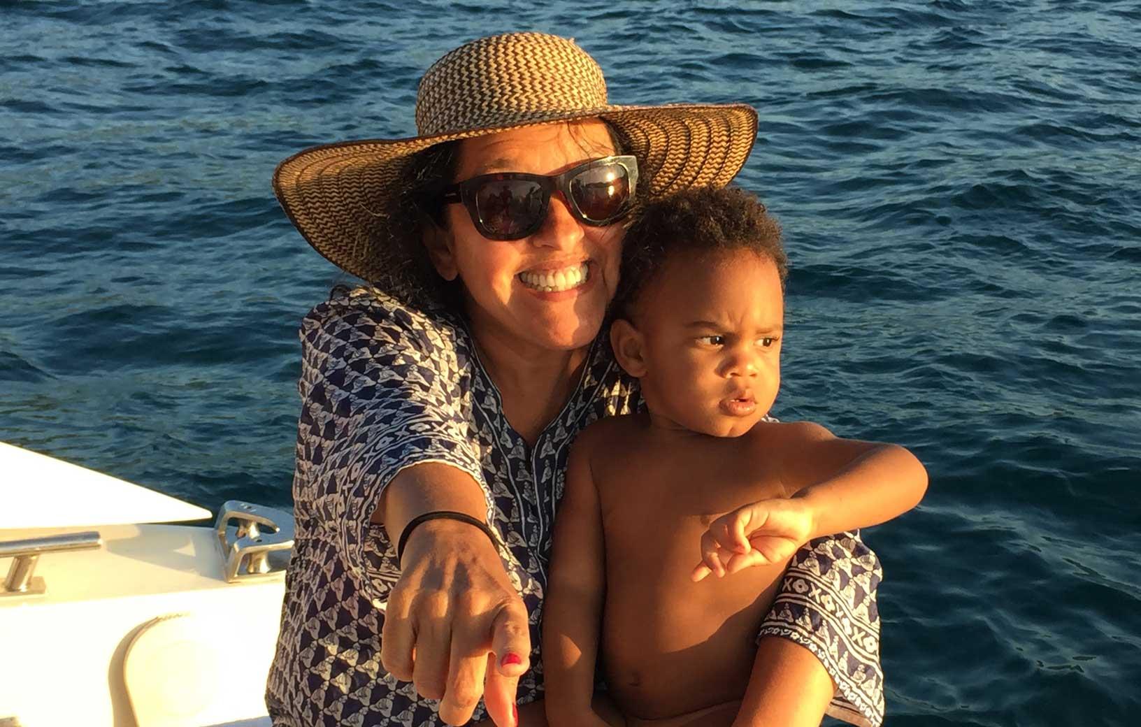 Regina Casé e seu filho Roque