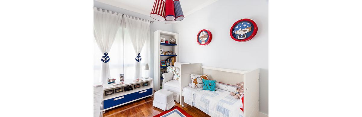É preciso fazer algumas mudanças na decoração do quarto quando as crianças crescem. Projeto de Patrícia Cillo