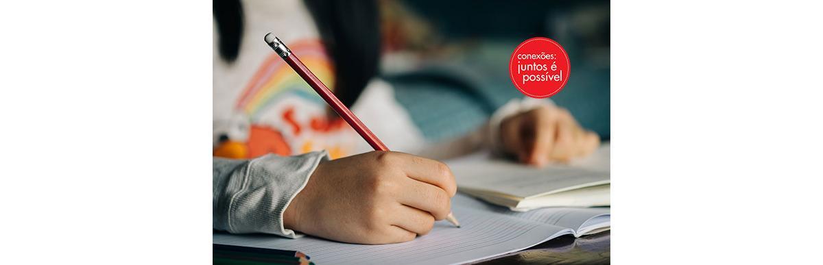 Tecnologia na escola: digitar em vez de escrever pode prejudicar o aprendizado?