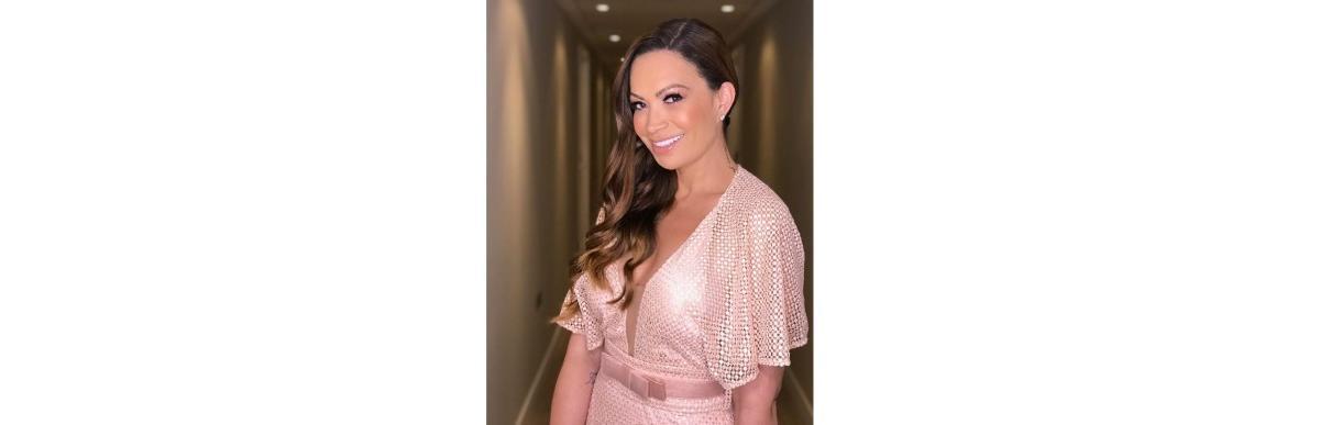 Filha de Solange Almeida corta o cabelo e doa para crianças em tratamento contra o câncer