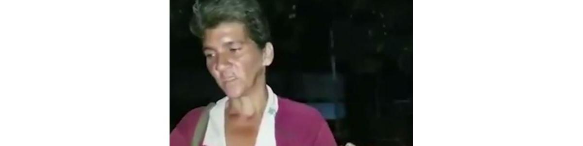 Elizabeth carregou o corpo de sua filha até dois hospitais