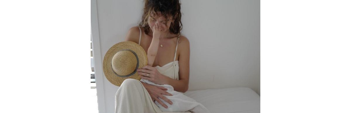 Atriz de Crepúsculo fala sobre amamentar a filha de 2 anos e revela: “Ela rejeitou papinhas e purês”