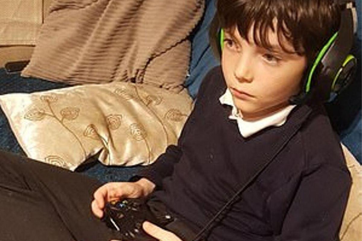 A mãe do garoto tomou um susto quando viu a conta final do cartão de crédito