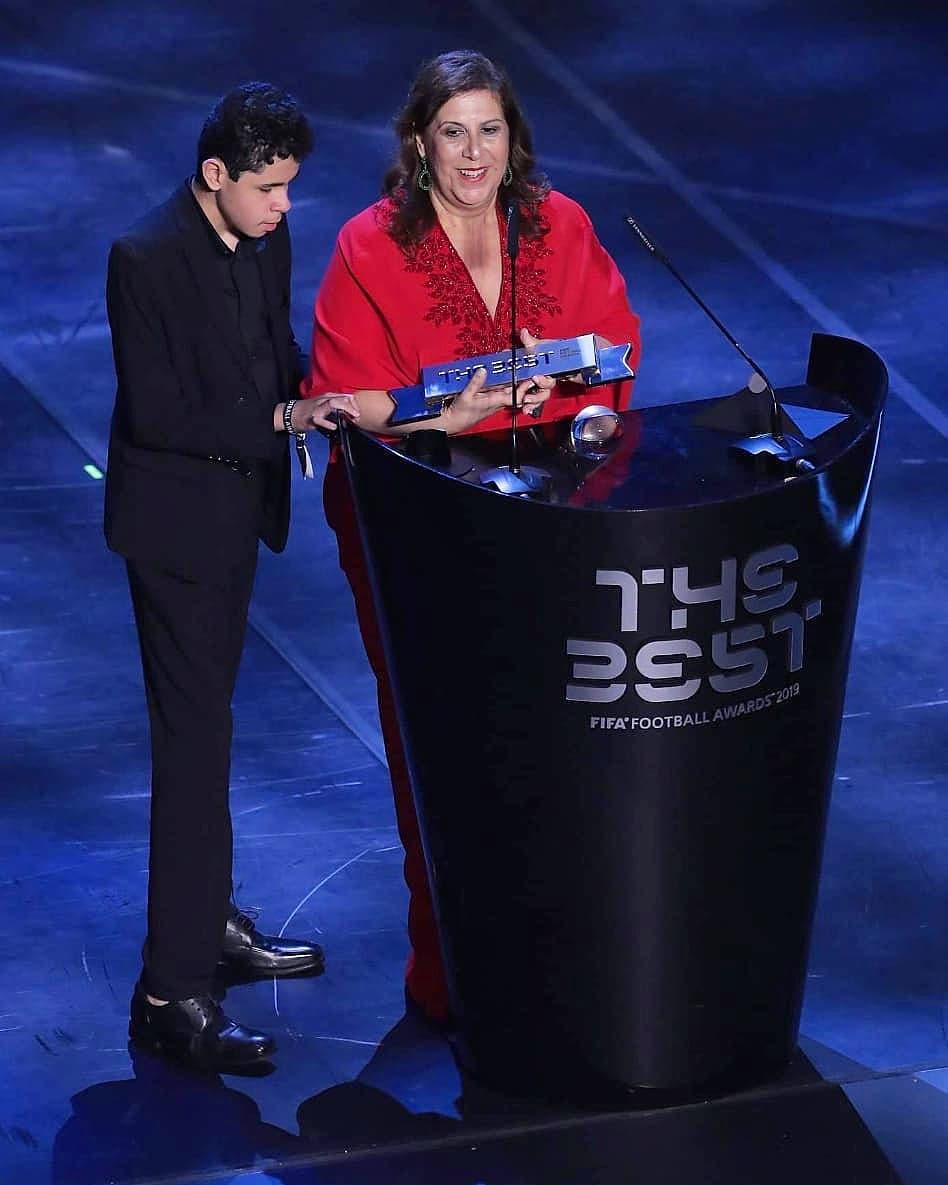 Conheça a história emocionante de Silvia e Nickollas Grecco, ganhadores do prêmio “Torcedor do Ano” pela FIFA