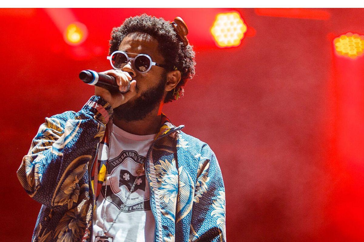 Emicida desabafa sobre problemas na hora de por a filha para dormir: “Coração dividido”