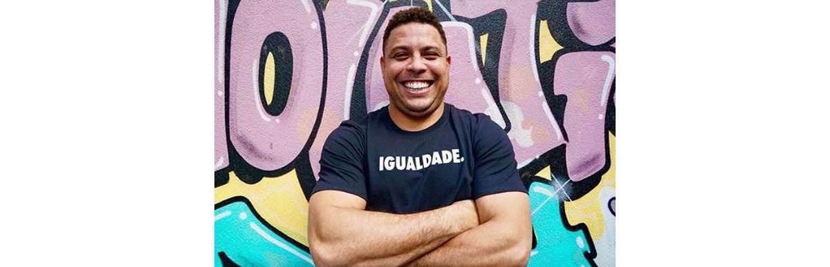 Filho de Ronaldo Fenômeno aparece ao lado do pai e todo mundo só fala o quanto eles são iguais