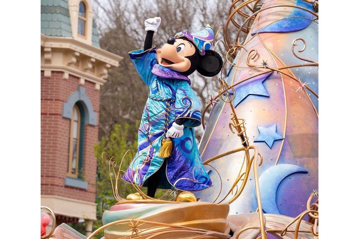 Disney divulga data para reabrir parques e hotéis com diversão em família garantida