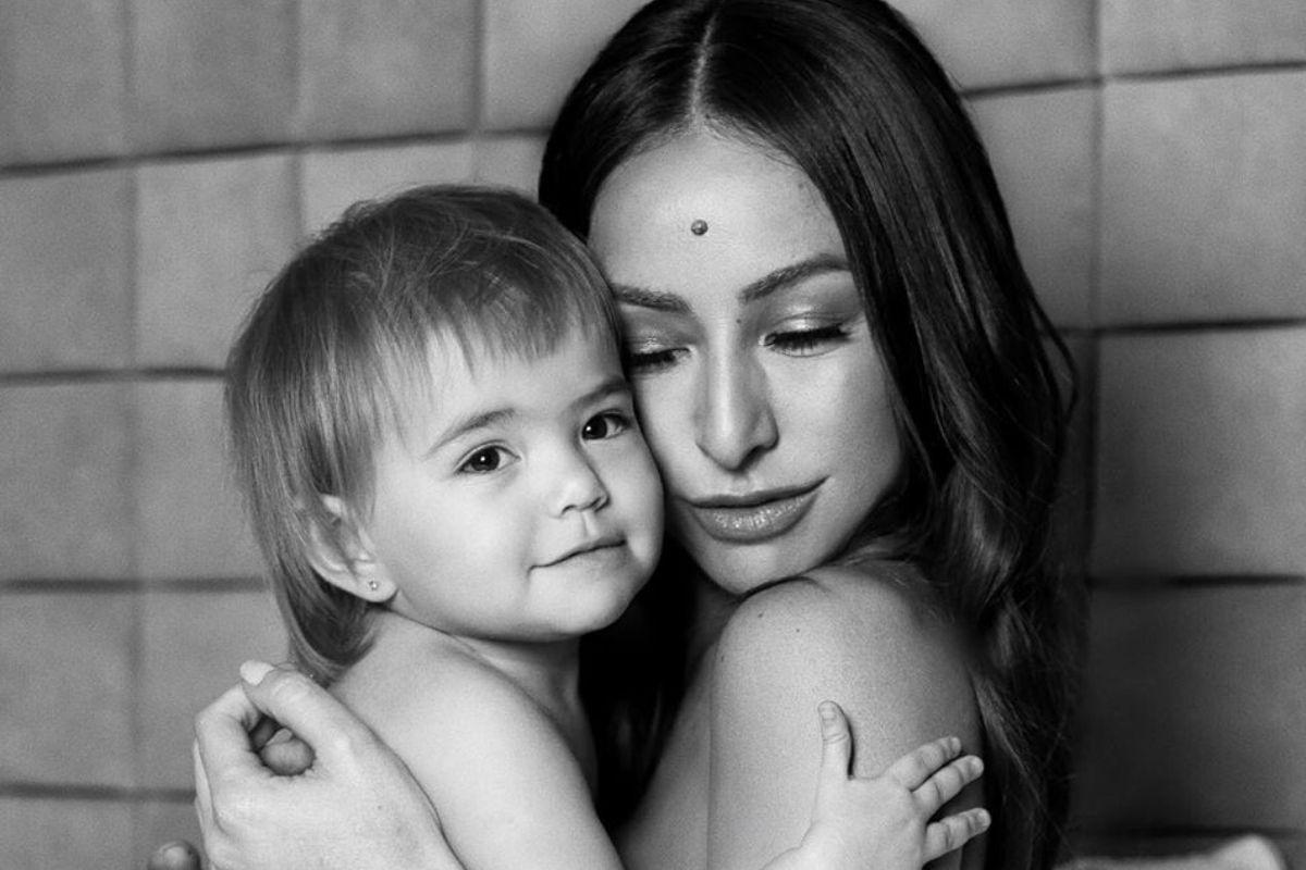 A apresentadora explicou o motivo da fisioterapia de Zoe