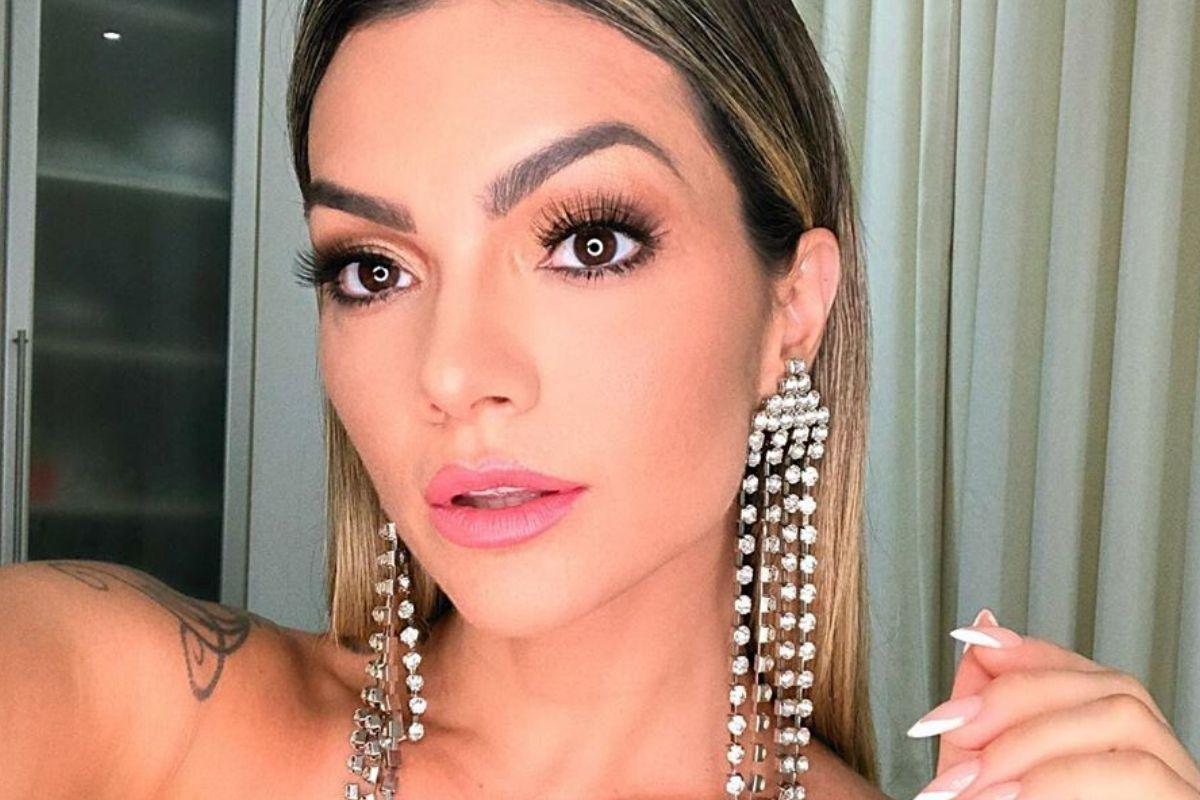 Kelly Key gera polêmica ao compartilhar foto de momento íntimo com o filho