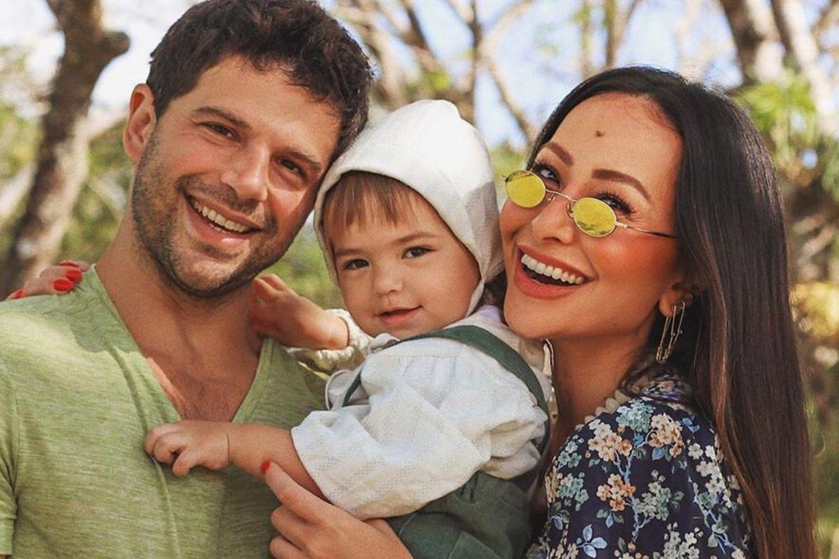 Sabrina Sato mostra Zoe se divertindo ao falar da pinta na testa da mãe