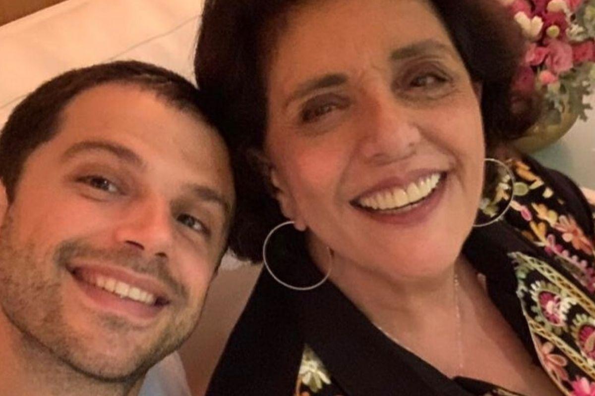 A jornalista segue internada