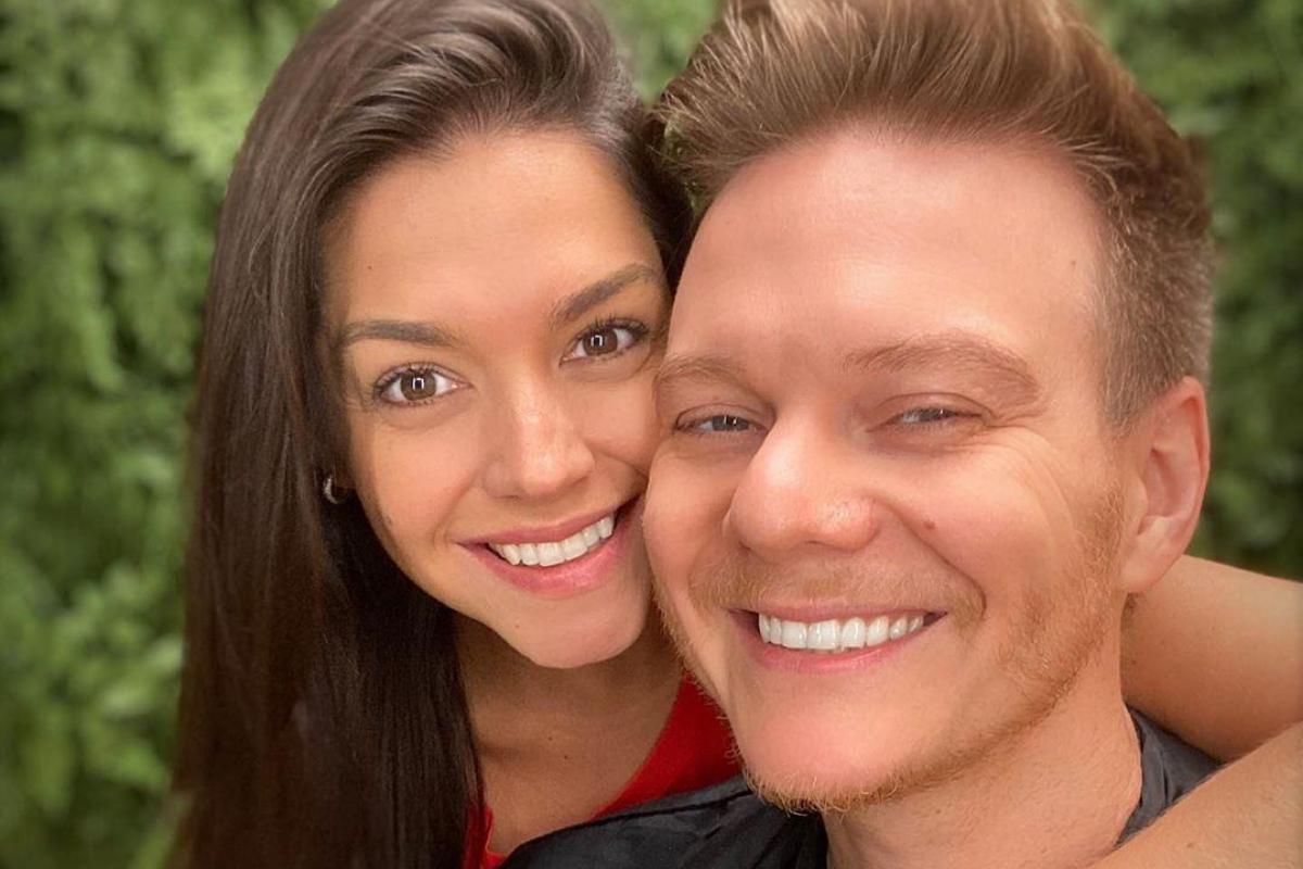 Ela contou como o casal mantém o romance em casa
