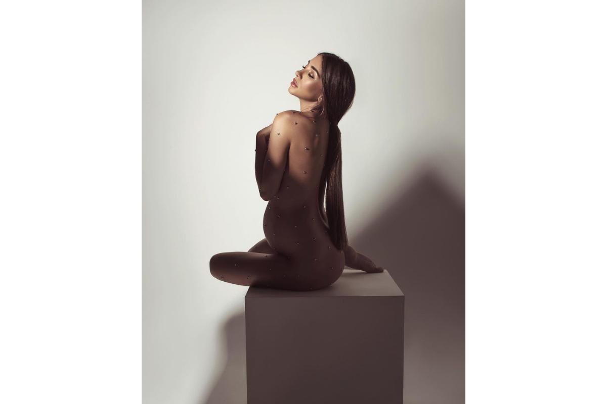 Romana Novais reencontra e amamenta Raika após covid-19: “Minha bonequinha”