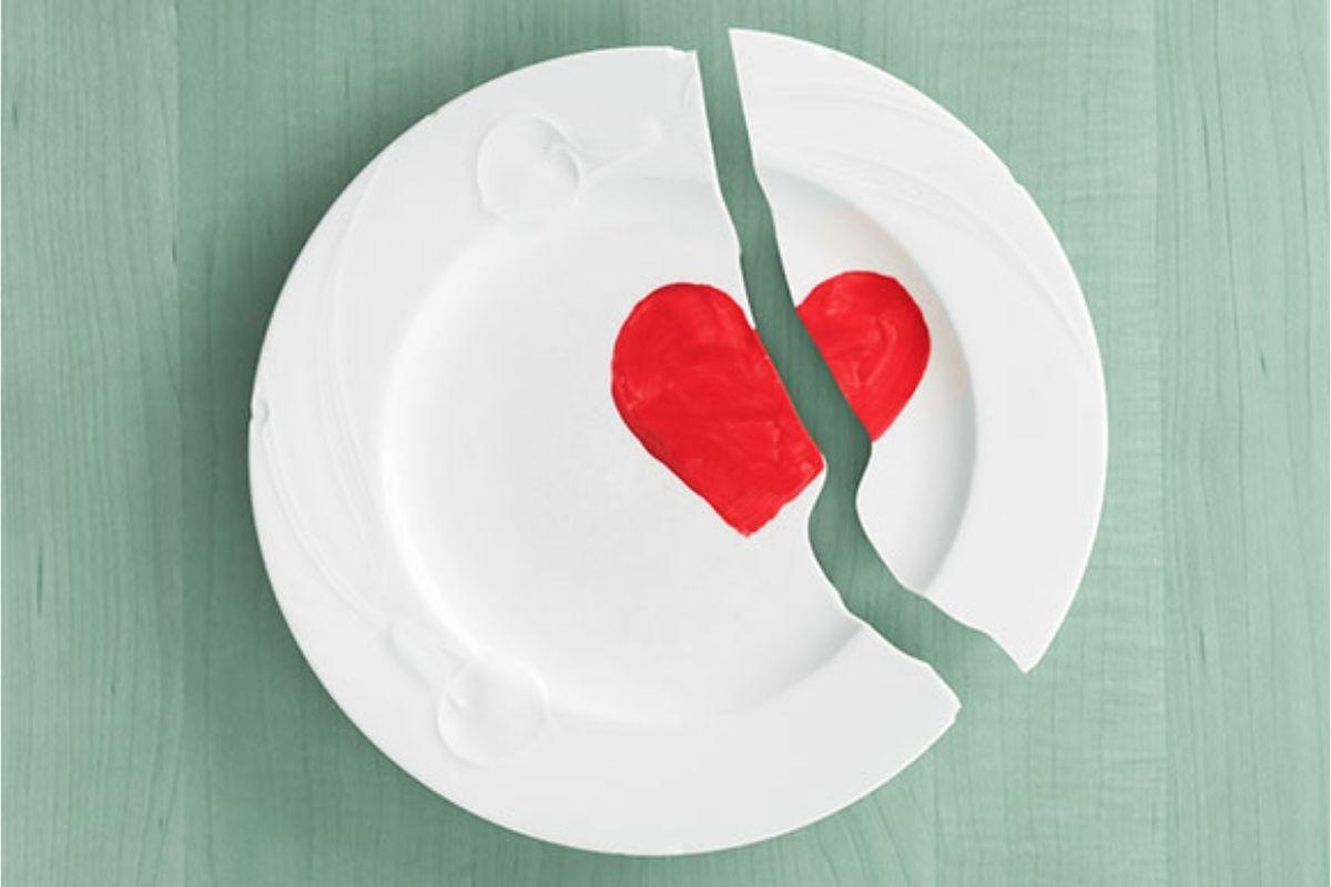 Homem conta como foi se despedir de esposa grávida que foi vítima da covid-19 após o parto