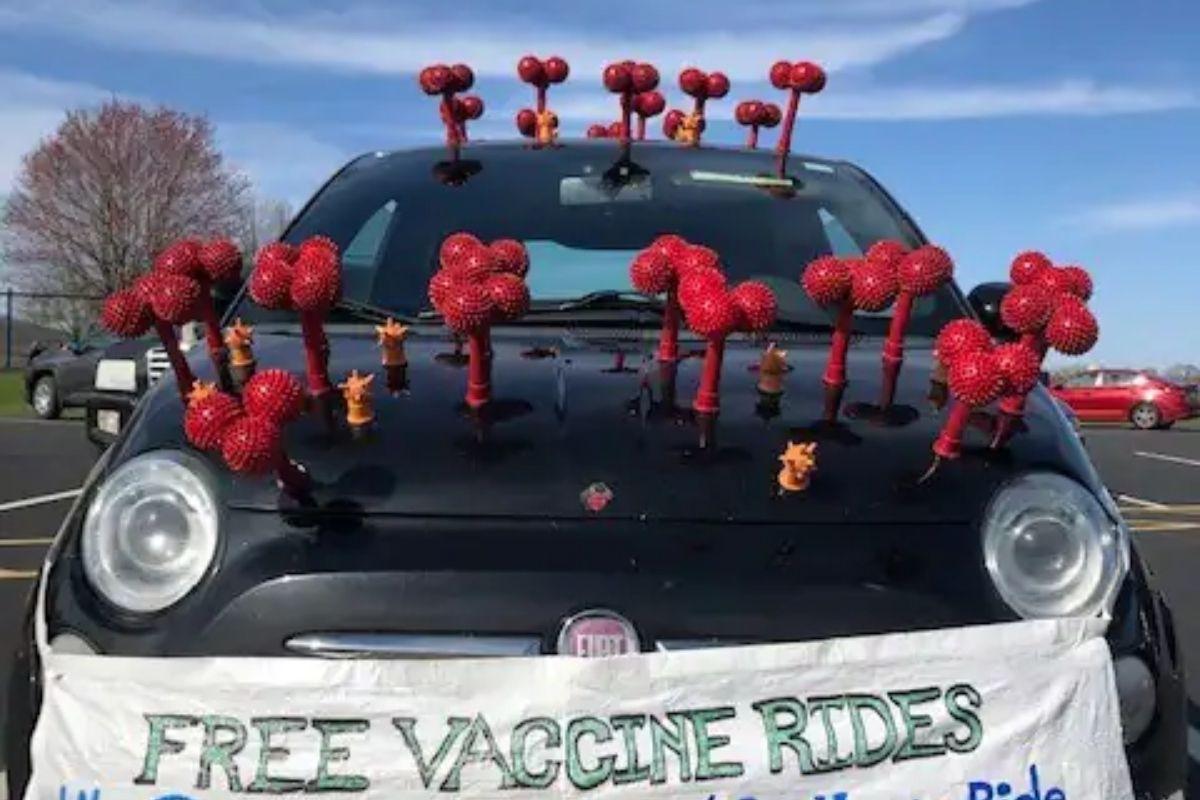 ‘CoronaCarro’ ajuda a levar pessoas para tomar vacina