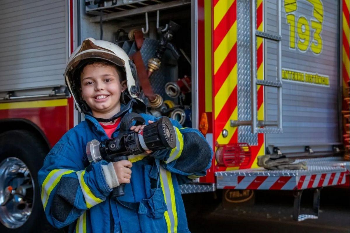 Enzo escolheu 10 profissões.