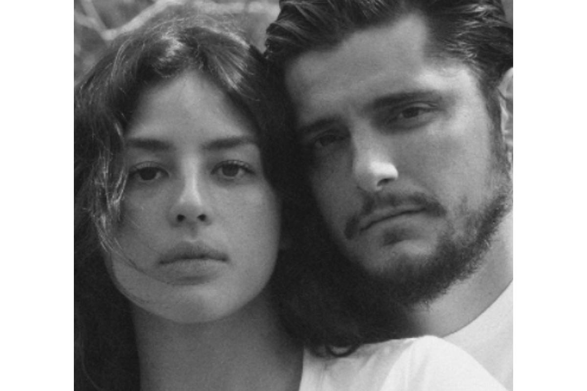 Yanna Lavigne mostra a barriga