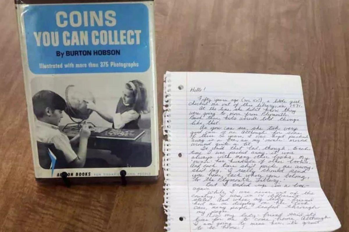 Livro é devolvido com 50 anos de atraso em biblioteca com direito a bilhete bem-humorado