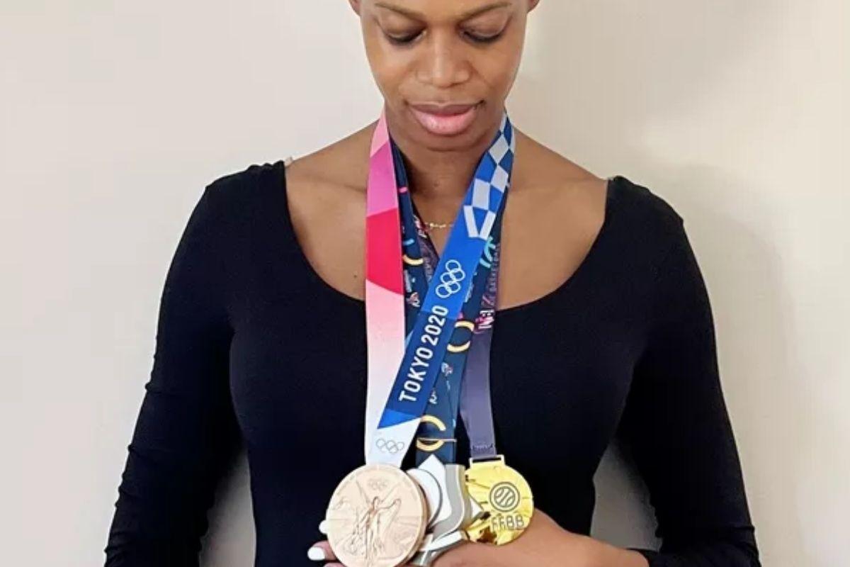 A atleta contou que foi acompanhada pela enfermeira e pela treinadora durante os jogos