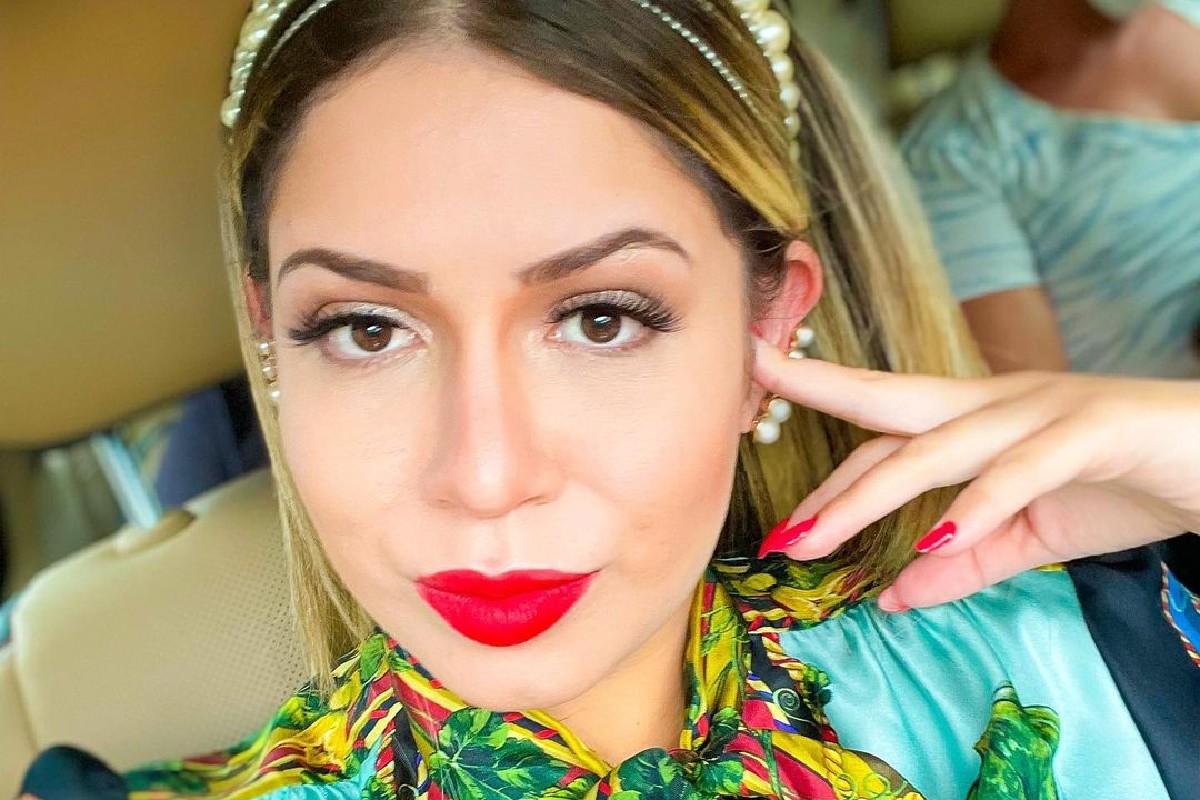 Fãs se despedem de Marília Mendonça durante velório em Goiânia