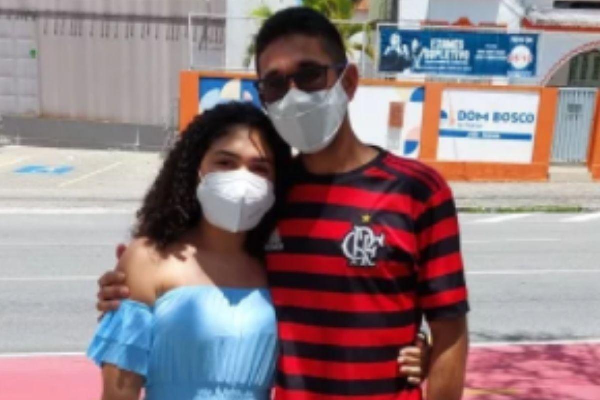 Pai deixa a faculdade para ajudar a filha