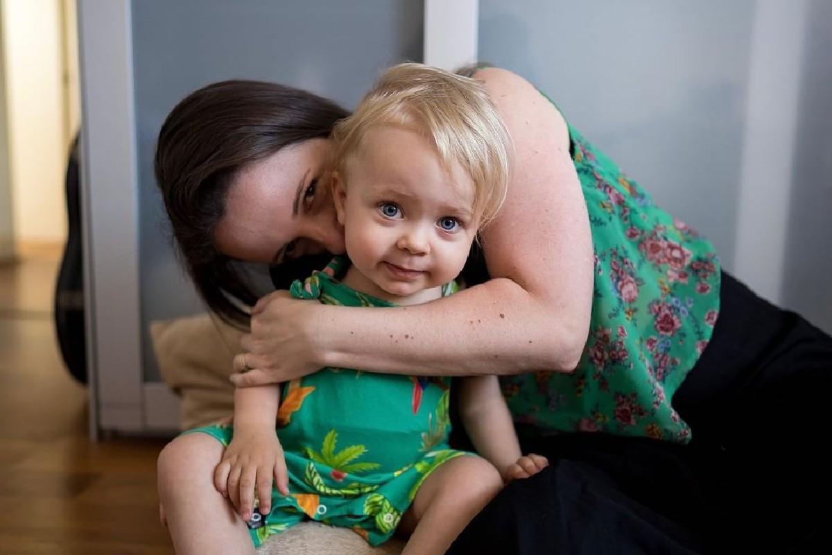 Morgana Secco afirma que Alice sempre fica feliz ao ir para a creche