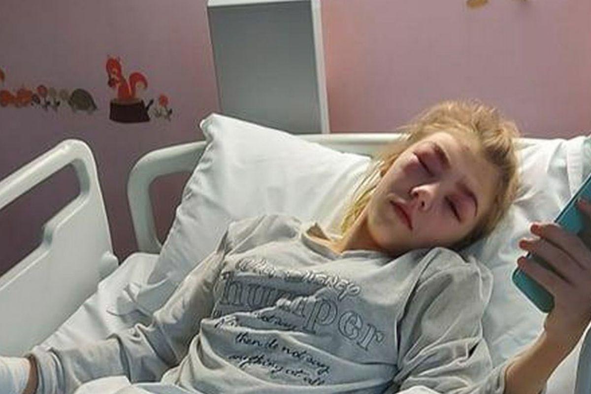 Cheyanne e o padrasto antes do inchaço nos olhos