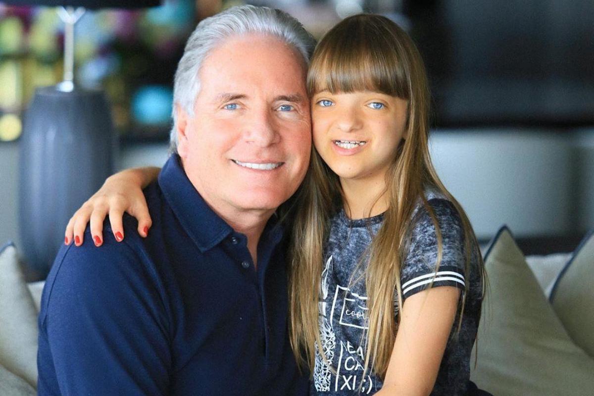 A menina deixou um recado especial para a primeira esposa do pai