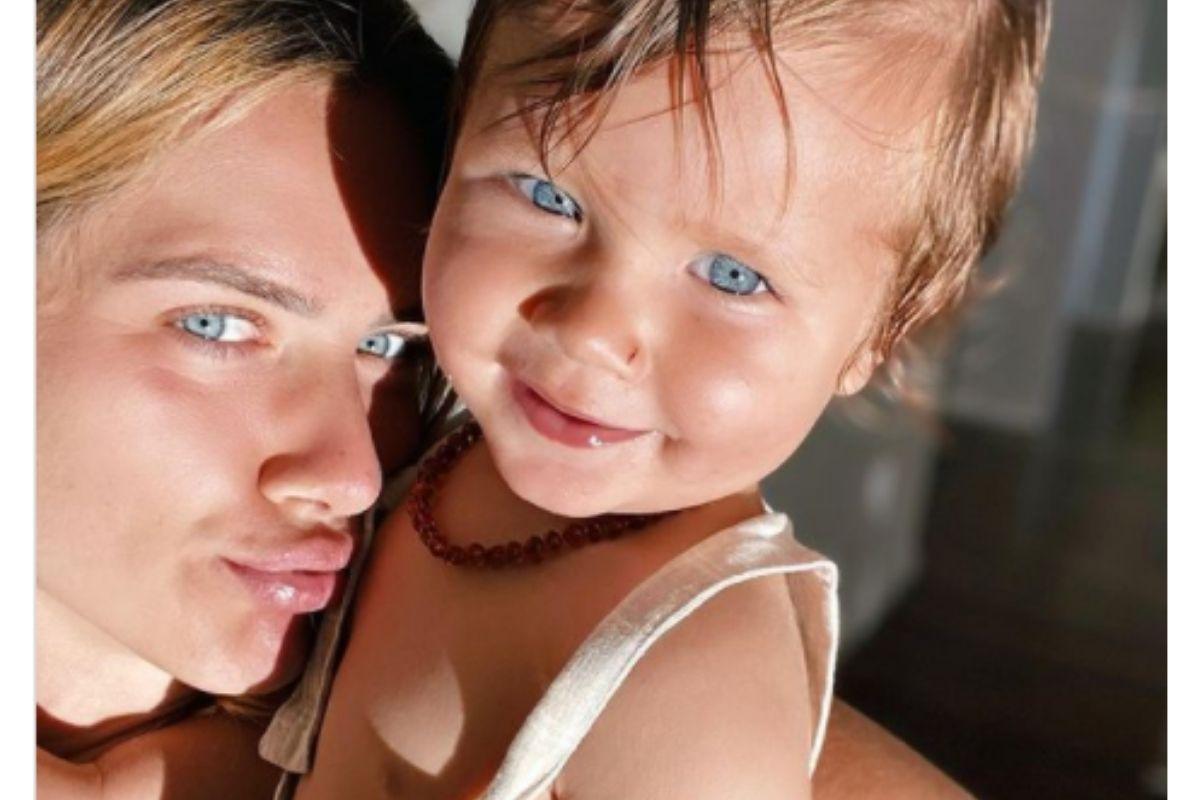 Giovanna Ewbank e Zyan posaram ao lado do cabrito