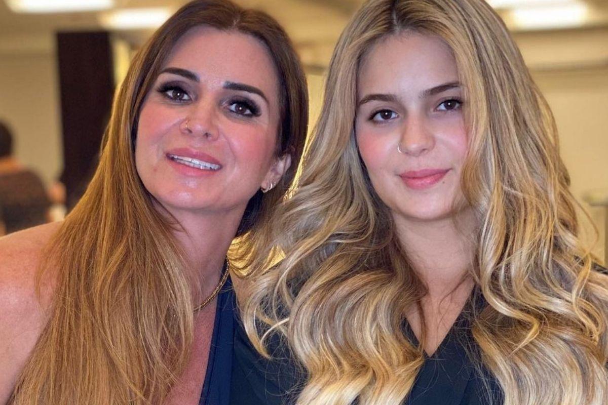 Viih Tube mostra a reação da mãe ao presenteá-la com carro de luxo