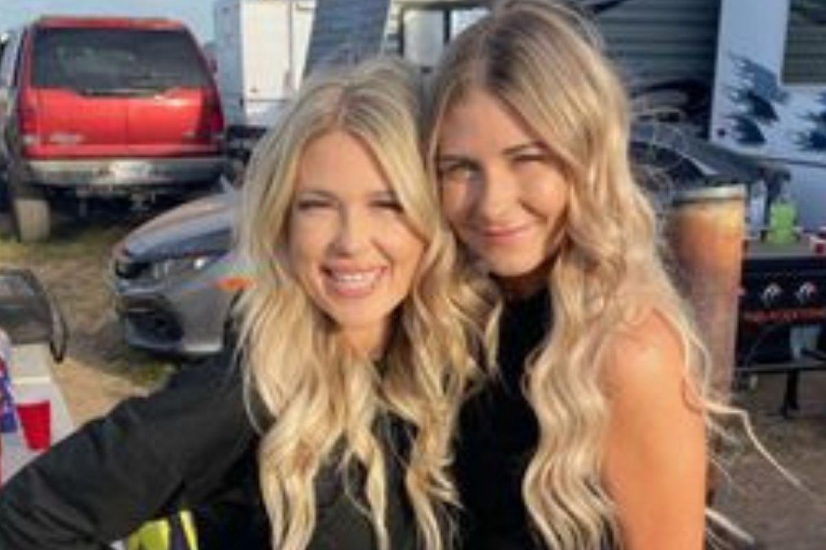 A mulher é confundida com a enteada direto