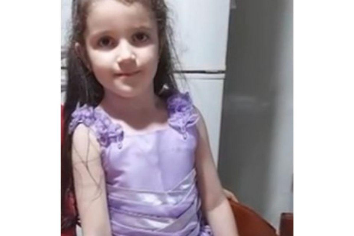 Menina de 5 anos morre queimada em ritual com presença da mãe, avós e tios