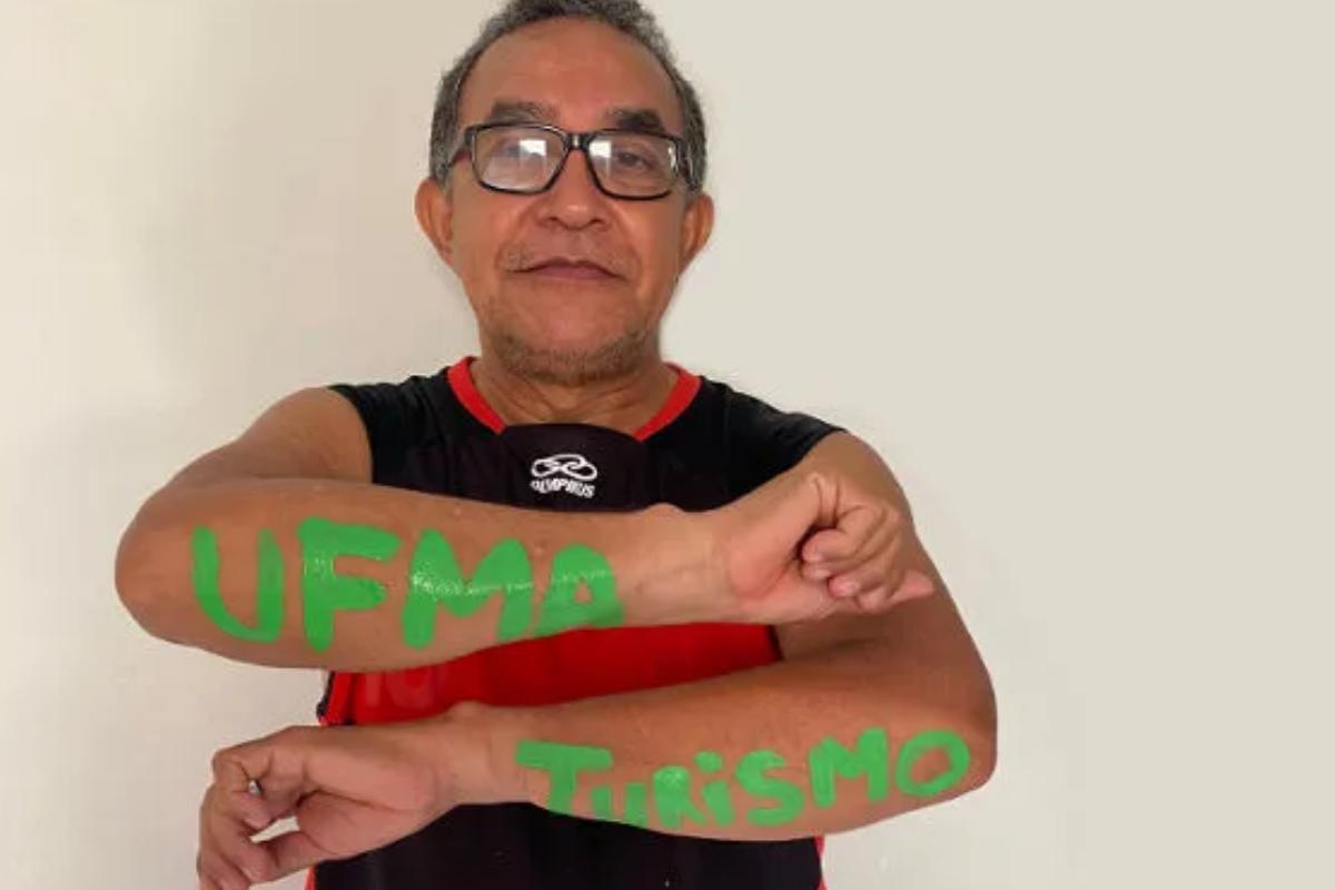 Homem é aprovado no vestibular aos 60 anos de idade
