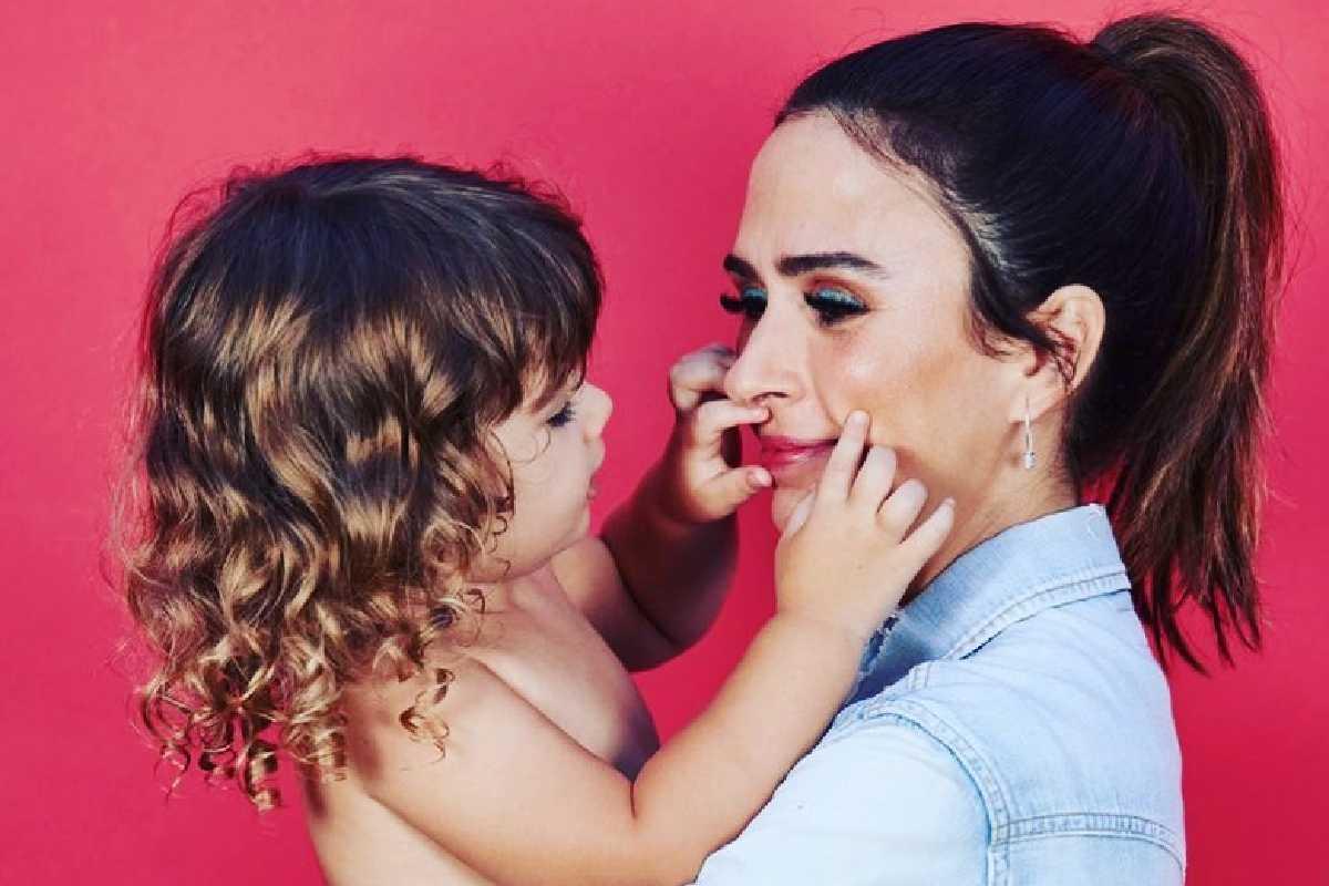 Tatá Werneck mostra ‘bagunça’ da filha com tinta