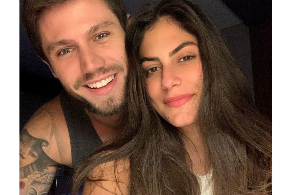 Mari Gonzalez comenta como está a construção da nova casa ao lado do marido Jonas Sulzbach