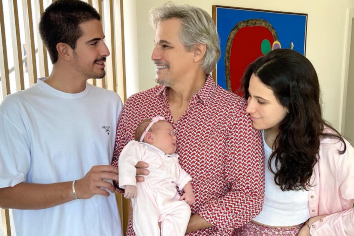 Enzo Celulari e Sophia Raia com Chiara.