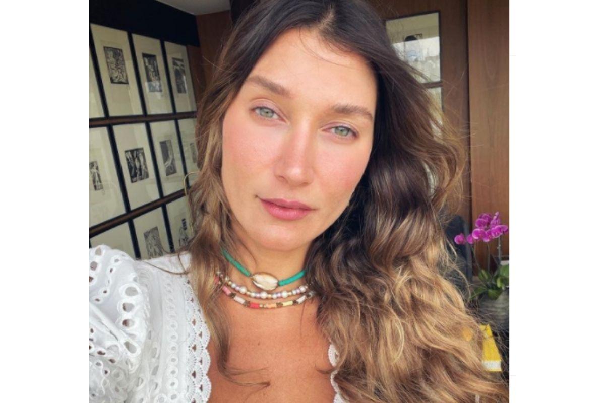 Gabriela Pugliesi mostra o tamanho da barriga de grávida: “17 semanas”