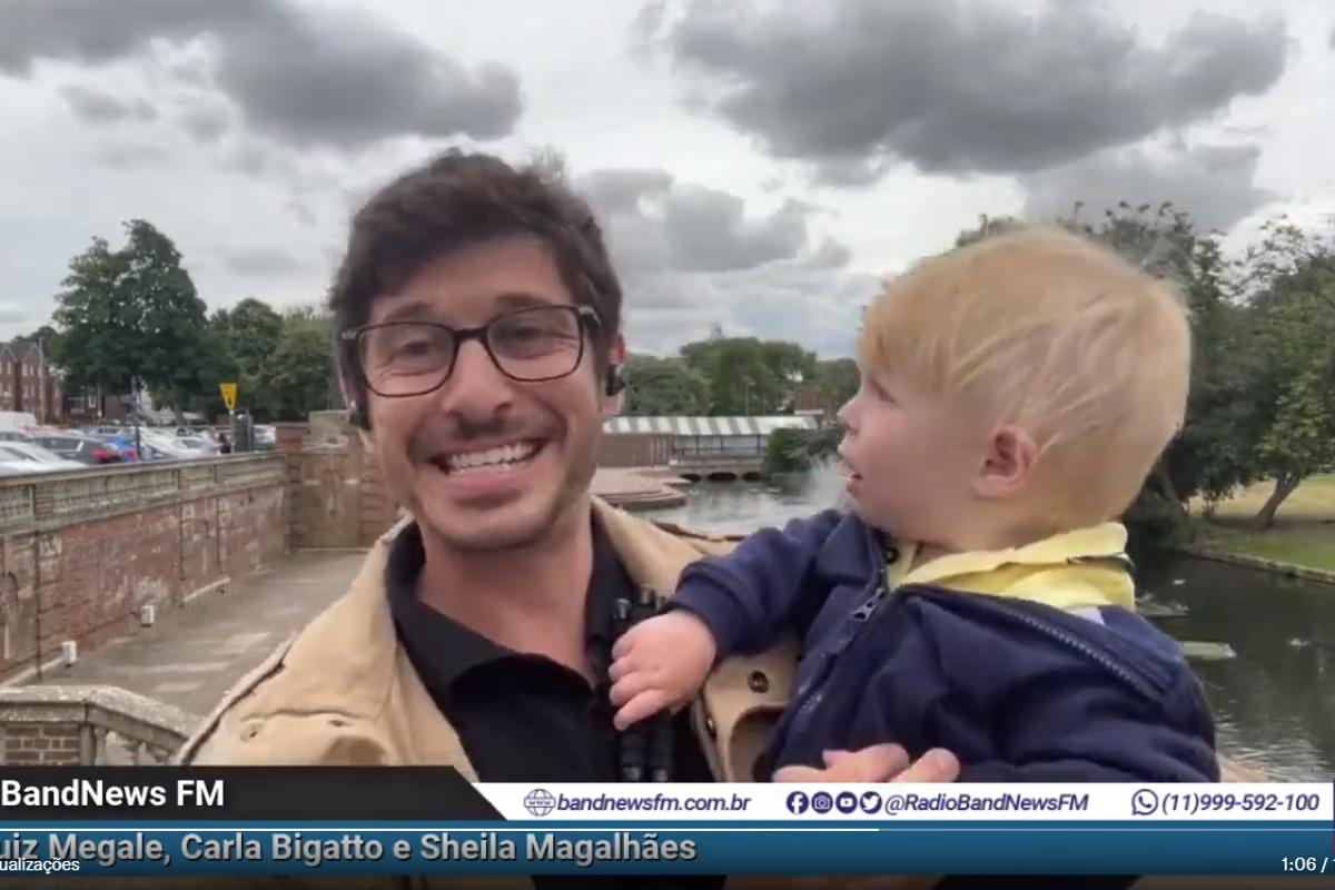 Repórter da Band faz entrada ao vivo com filho